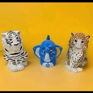 Ringling Brothers Circus Souvineer Mugs Elephant White Tiger Cheetah READ